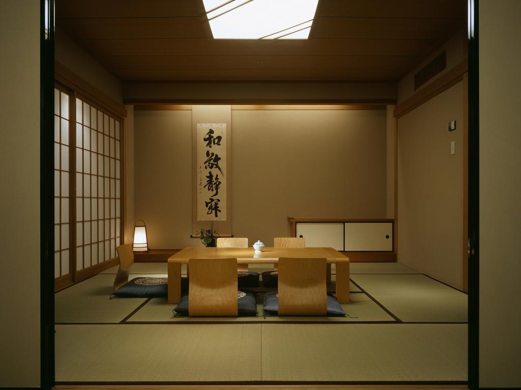 Miyako Hotel Gifu Nagaragawa Zimmer foto A traditional Japanese room